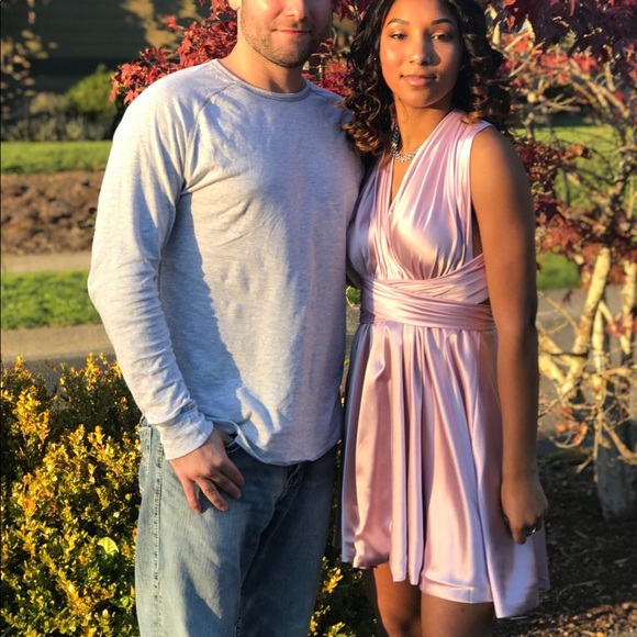 Pink satin dress - Picture 2 of 4